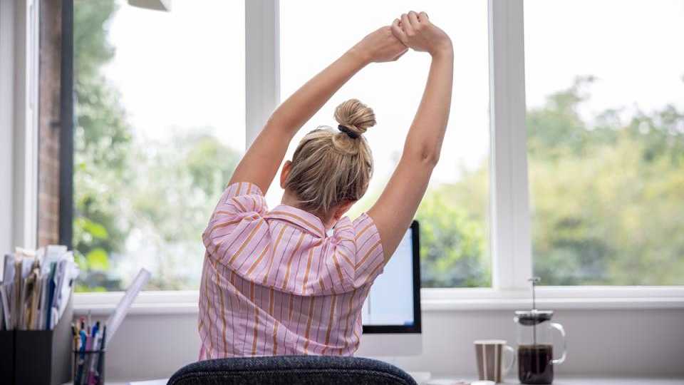 Πώς να αναγκάσετε τον εαυτό σας να κινηθεί κατά τη διάρκεια της εργασίας