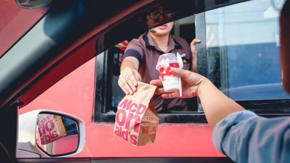 Αν ζείτε κοντά σε fast food μπορεί να διατρέχετε υψηλότερο κίνδυνο καρδιακής ανεπάρκειας