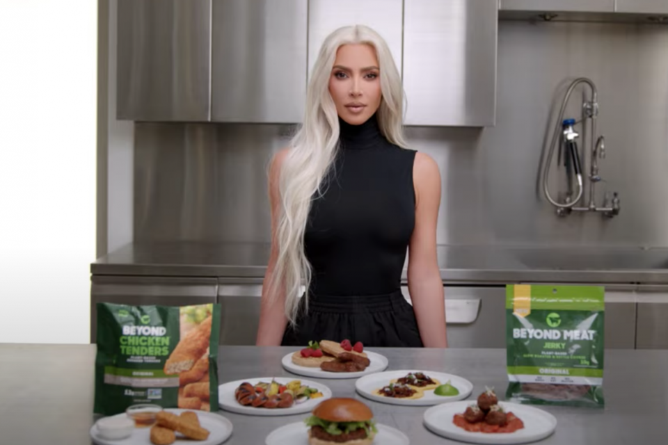 Η Kim Kardashian λέει ότι η Vegan διατροφή της βοηθά στην ψωρίαση.Τι λένε οι ειδικοί;